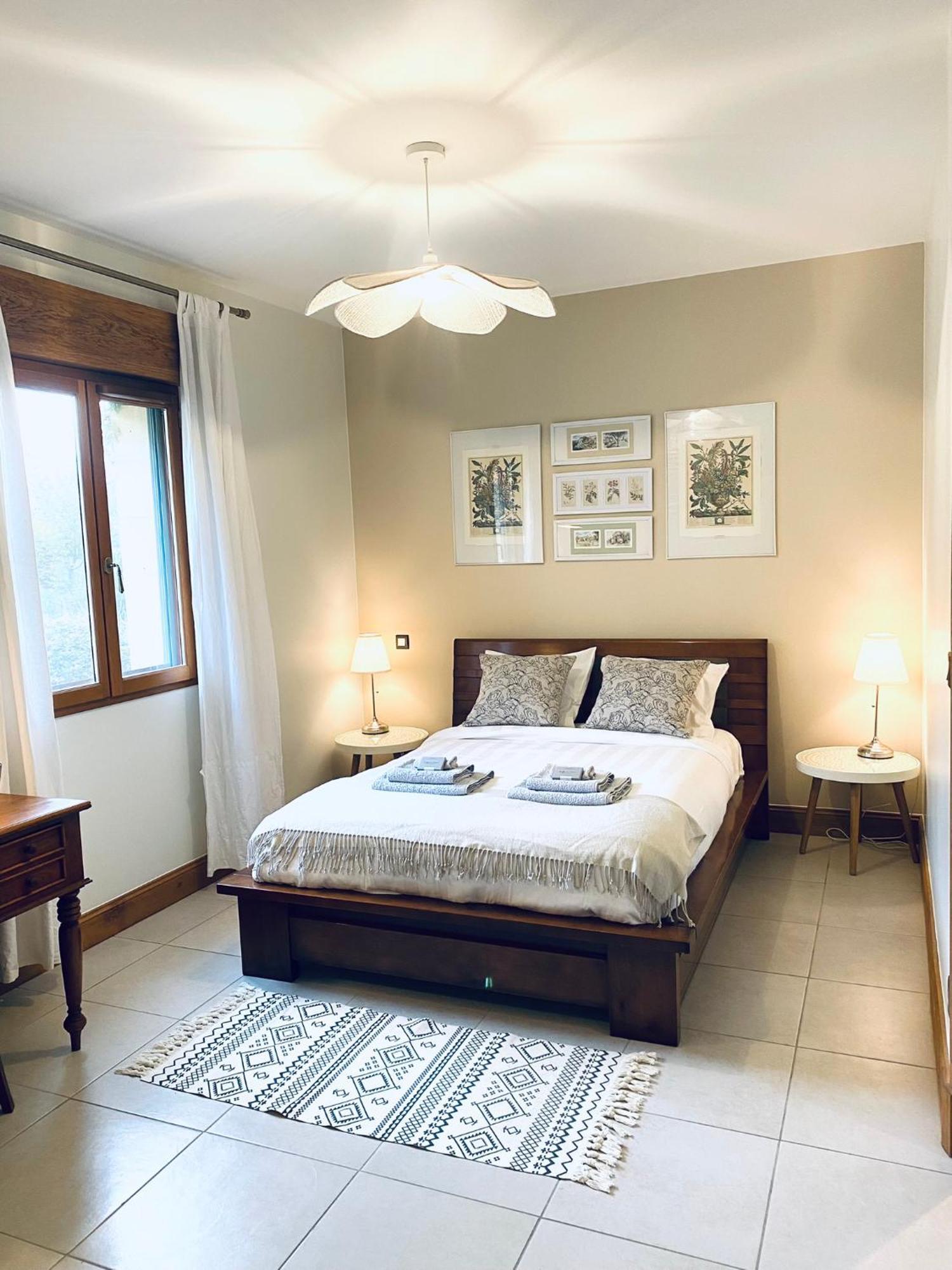 Bed and Breakfast Le Hibou Heureux Bézenac Esterno foto