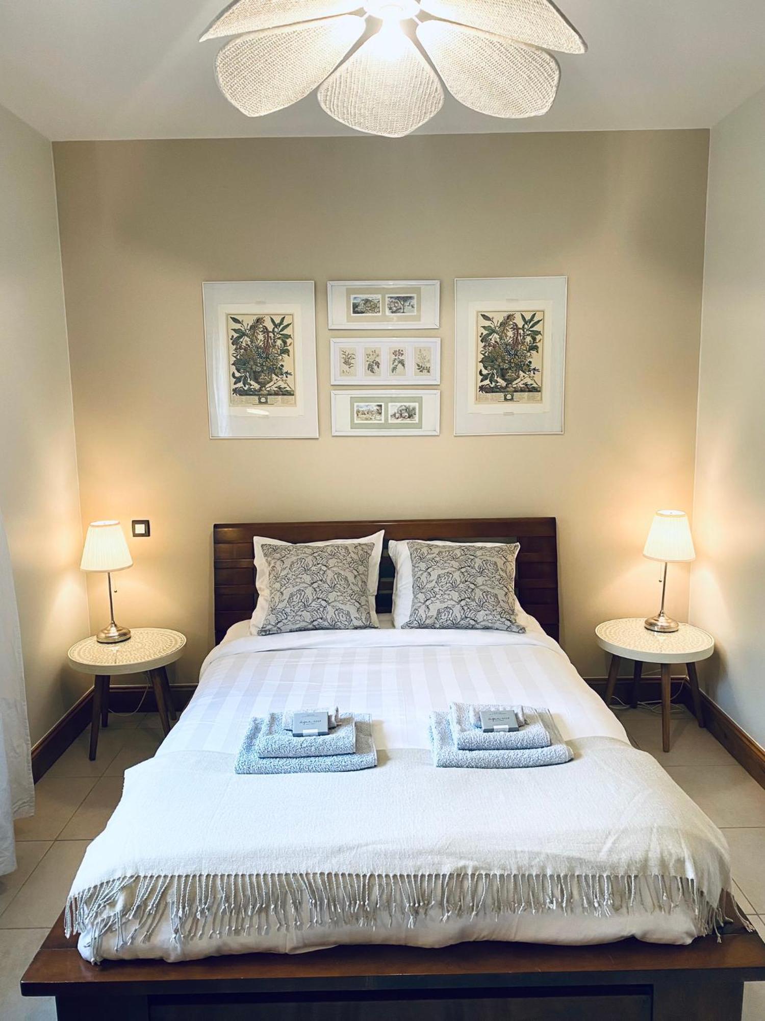 Bed and Breakfast Le Hibou Heureux Bézenac Esterno foto